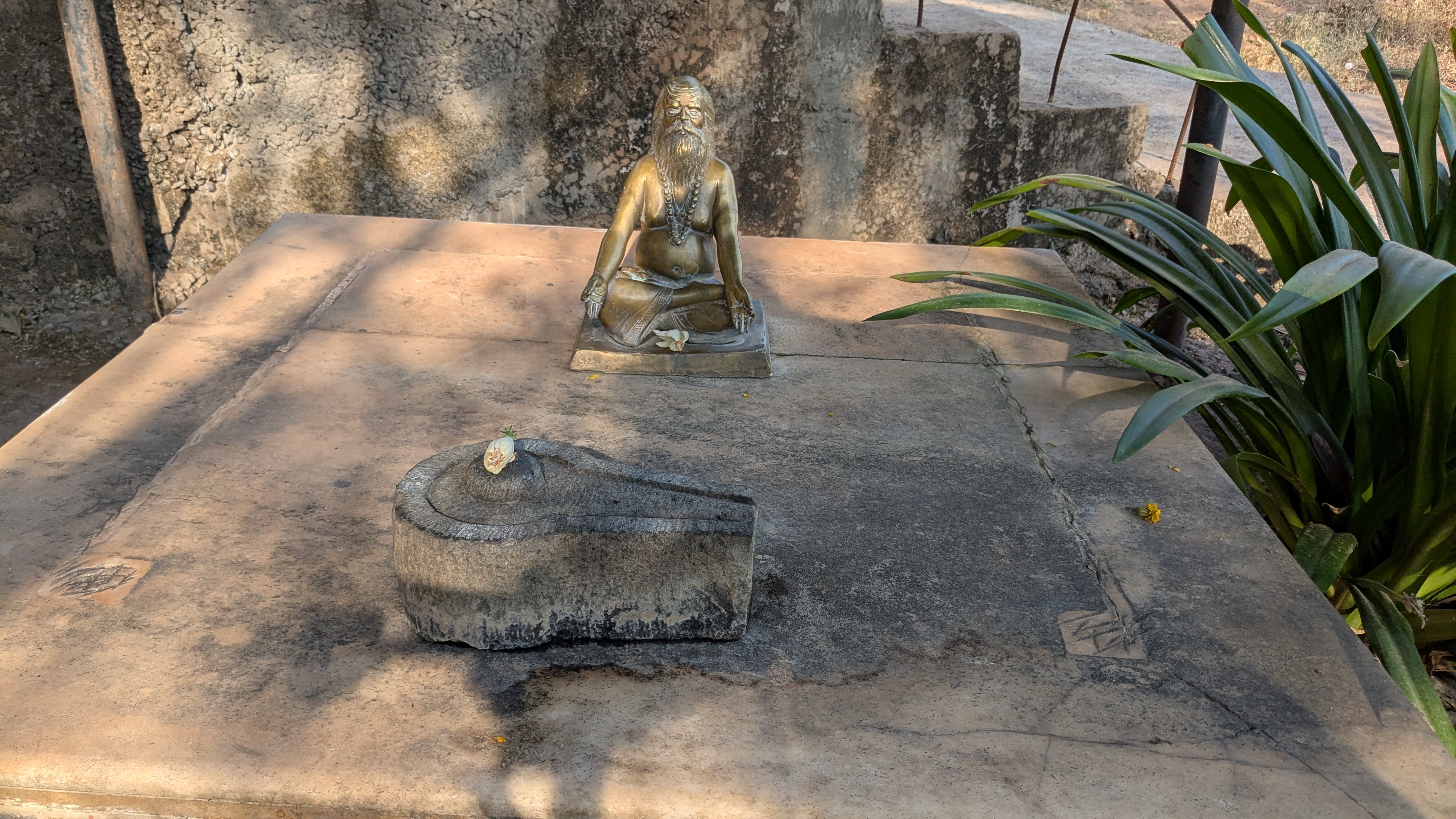 Giriling Mandir,Juna Panhala